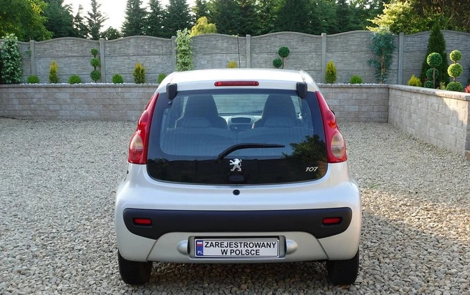 Peugeot 107 cena 8900 przebieg: 200000, rok produkcji 2006 z Janikowo małe 121